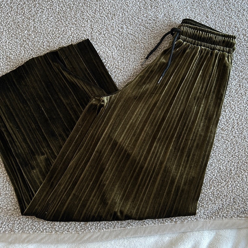 Green velvet pant